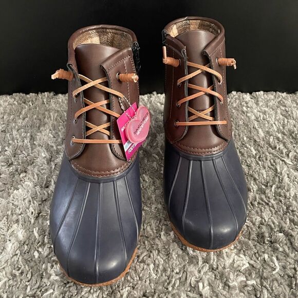 NIB Skechers Mid Lace-Up Duck Boots - Picture 1 of 10